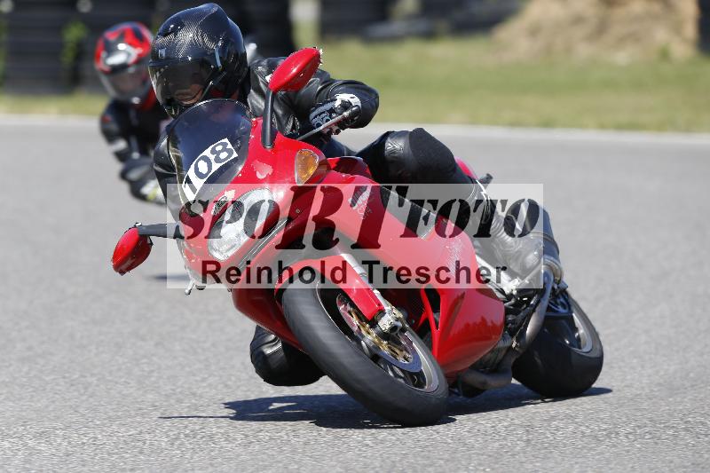 /Archiv-2025/48 25.08.2025 Cornu Master School ADR/blau-bleu/108